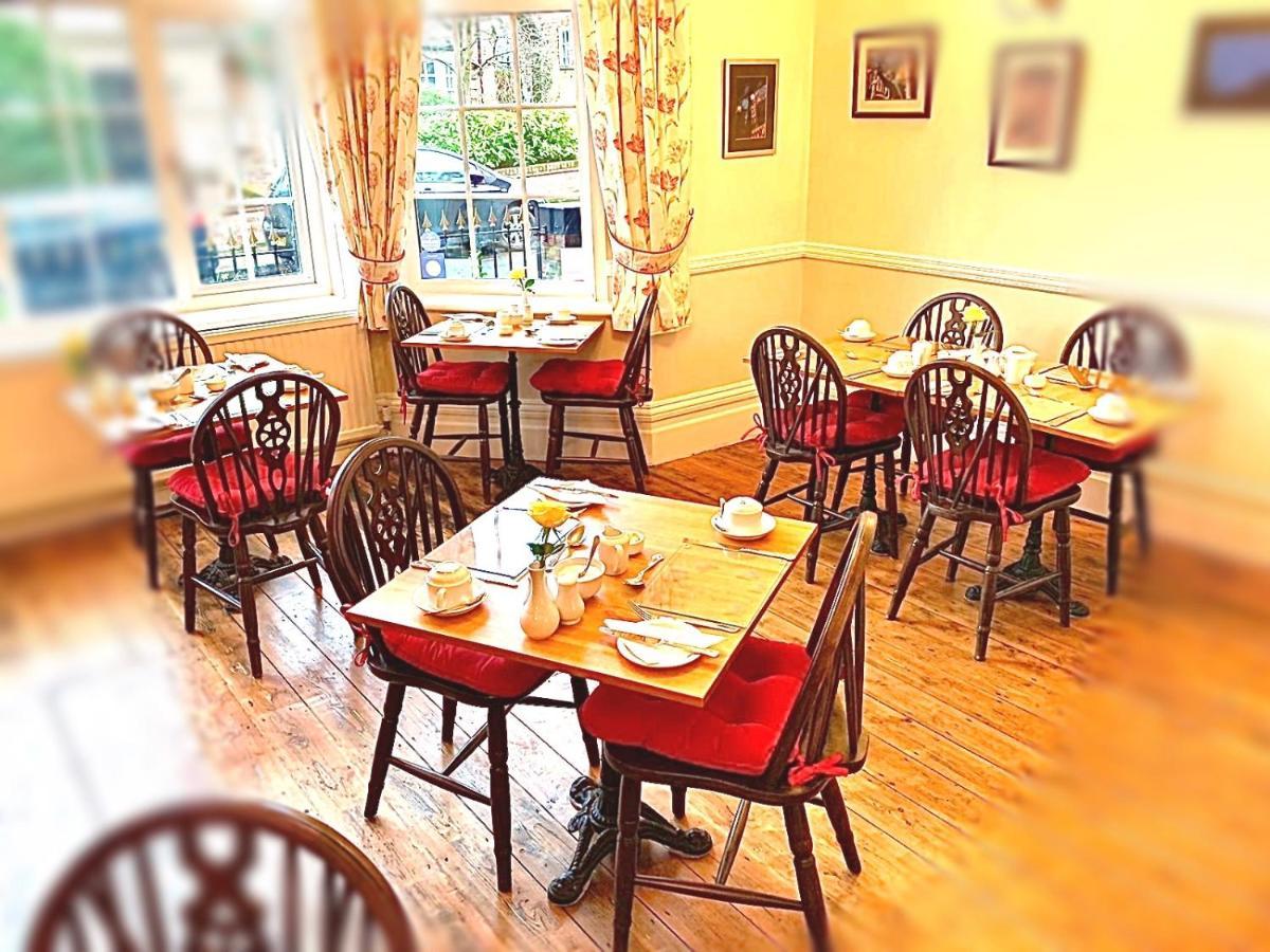 St. Raphael Guest House Йорк Экстерьер фото