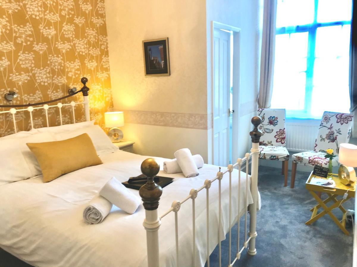 St. Raphael Guest House Йорк Экстерьер фото