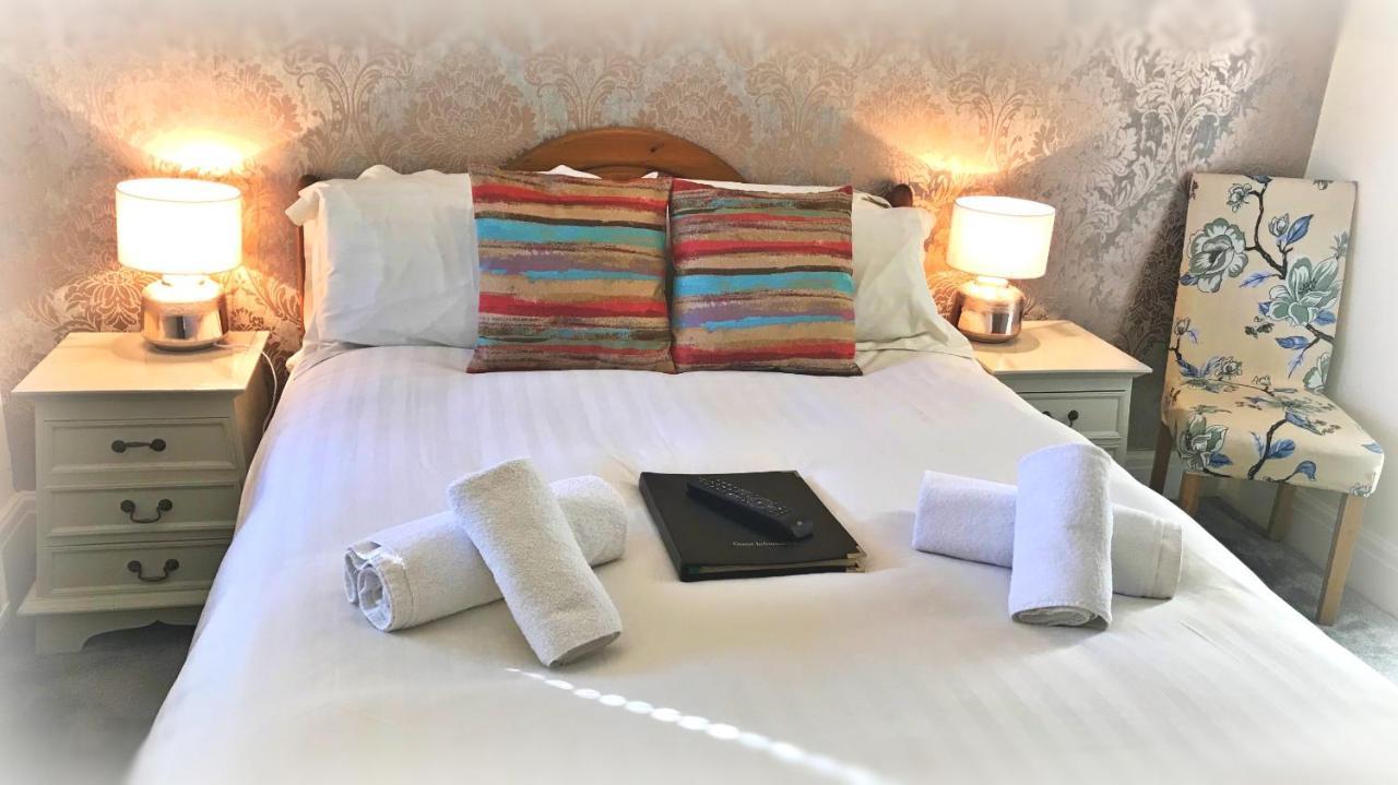 St. Raphael Guest House Йорк Экстерьер фото