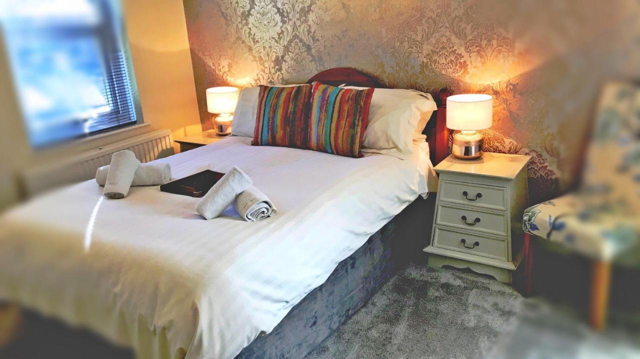 St. Raphael Guest House Йорк Экстерьер фото
